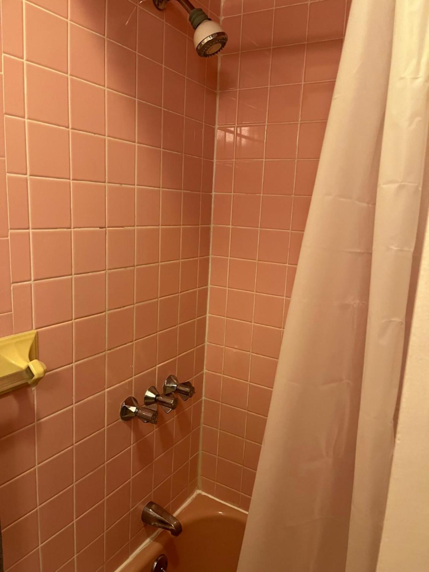 Grand Lake Hotel Lebanon エクステリア 写真